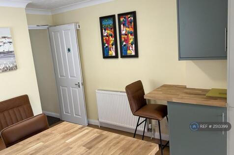 Kitchen &amp; Dining Area