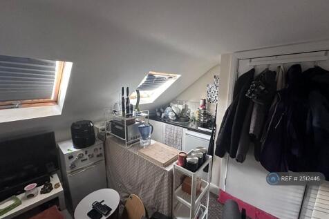 Large Loft Room 