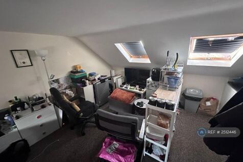 Large Loft Room 