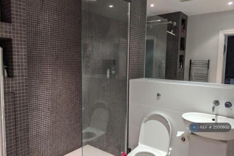 Bedroom 1 - Ensuite