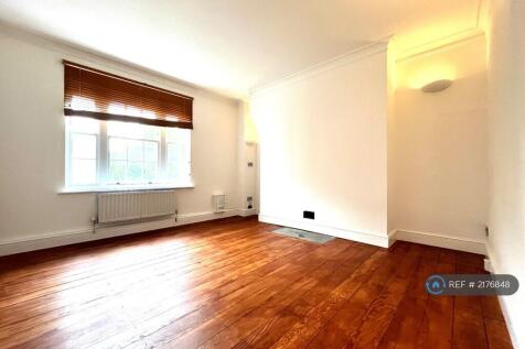 Bedroom 1/Living Room