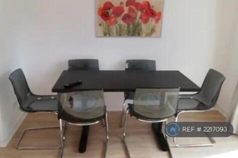 Table/Chairs At Living Room 