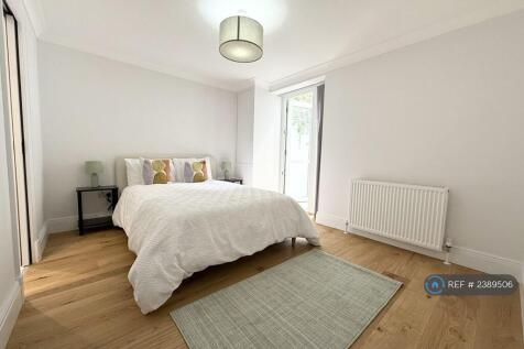 Second Bedroom With En-Suite