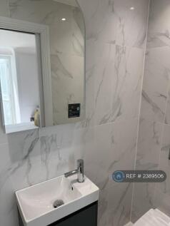 En-Suite Bathroom