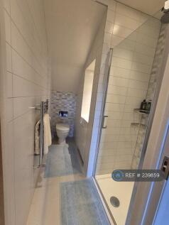 Bathroom 1 (Ensuite)