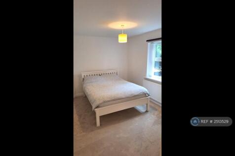 Bedroom 1 With Kingsize Bed