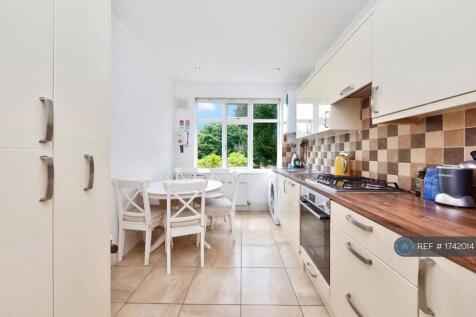 Eat-In Kitchen 