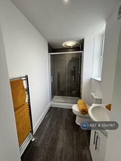 Room 4 Shower En-Suite 