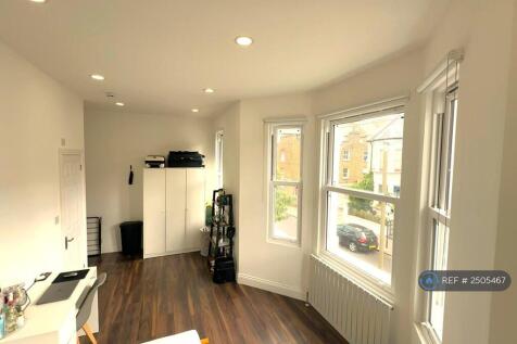 First Floor Front Bedroom With High Ceilings