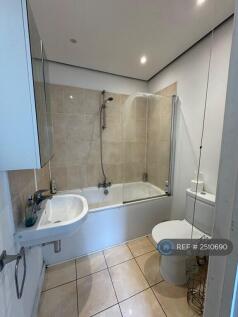 Communal Bathroom 