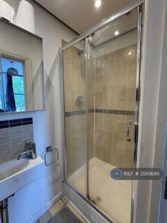 En Suite Bathroom 
