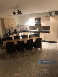 Open Plan Kitchen / Dinner 