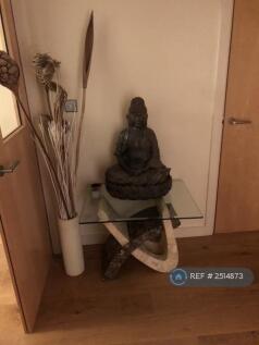 Hallway / Buddha 