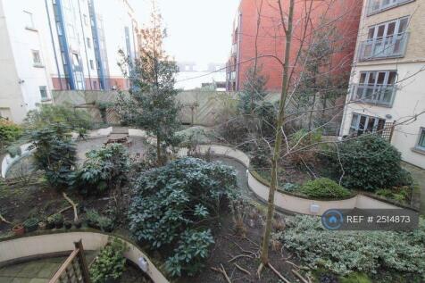 Private Landscaped Courtyard 
