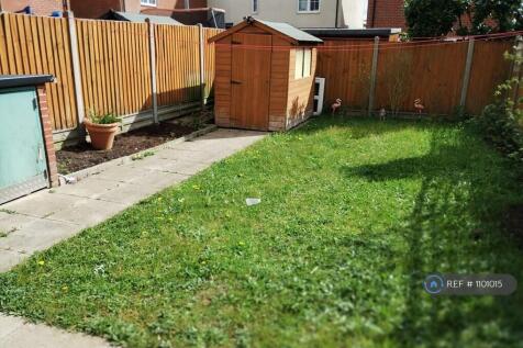 Garden With Shed And Cycle Storage 