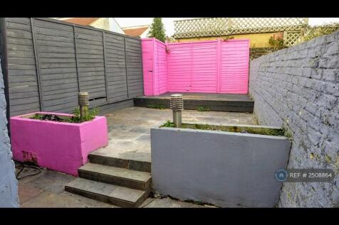 Sunny, Well-Presented Rear Garden With Decking
