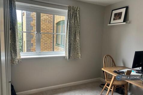 Small Double With Wardrobe 