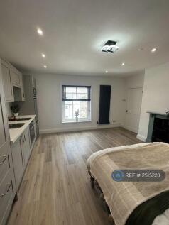 Room 10: Studio