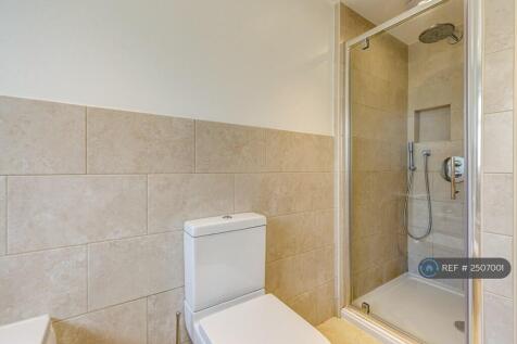 Main Bathroom Shower