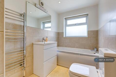 Main Bathroom Bath