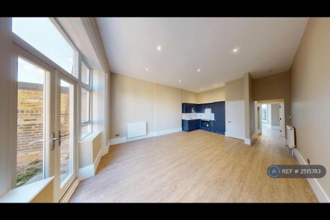 Large Lounge Diner With Patio Doors To Garden