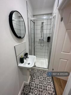Room 3: En-Suite