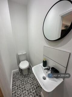 Room 3: En-Suite