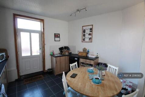 Very Spacious Kitchen 