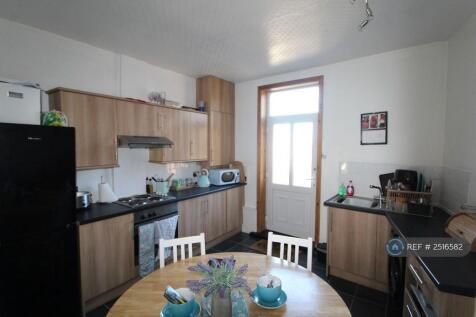 Very Spacious Kitchen 