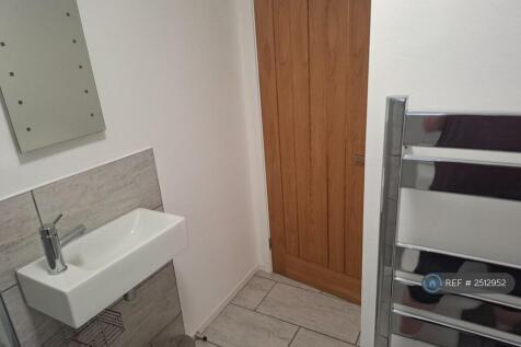 Annex Shower Room 