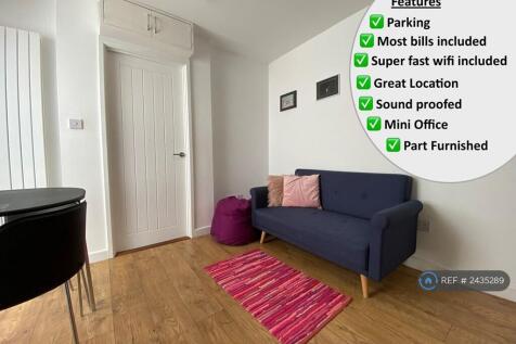 Self Contained 1 Bed With Parking