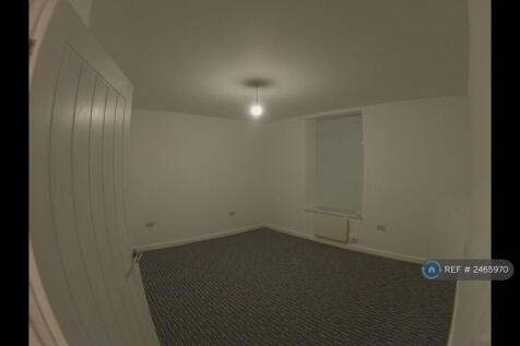 Massive Bedroom With Mood Lighting (4.5mx3.8m)