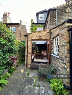 Courtyard Facing Into Kitchen Diner 