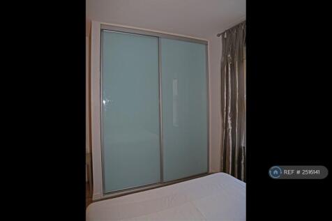 Wardrobe-Room 1