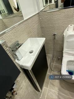Bedroom 1 Ensuite Bathroom