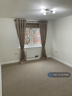 Main Double Bedroom 