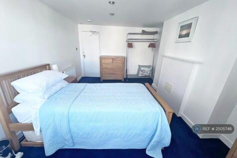 3rd Floor Double (Front) - Trundle Bed