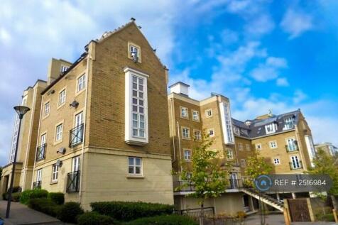 2 Bed Beautiful &amp; Spacious Flat w/ Ensuite&amp;Parking