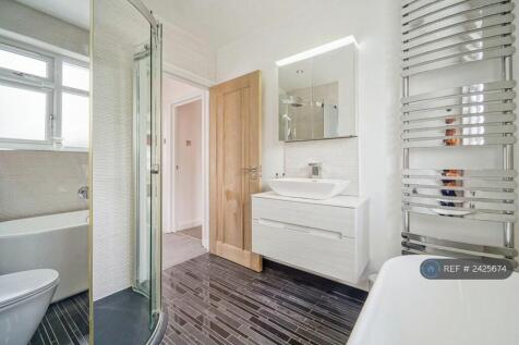 Gorgeous Family Bathroom