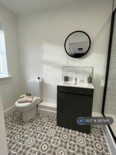 Room 6: En-Suite