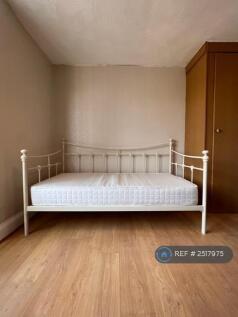 Lounge / Bed