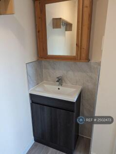 Bedroom Garden Side Ensuite Washbasin