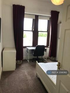 Back Bedroom With Desk