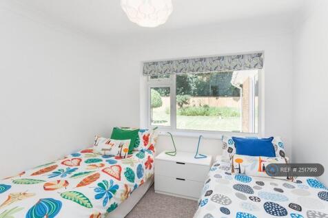 Twin Bedroom