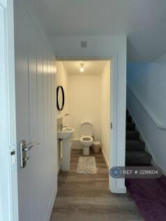Toilet (Ground Floor)
