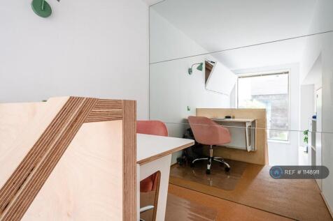 Mezzanine Office/ Guest Bedroom