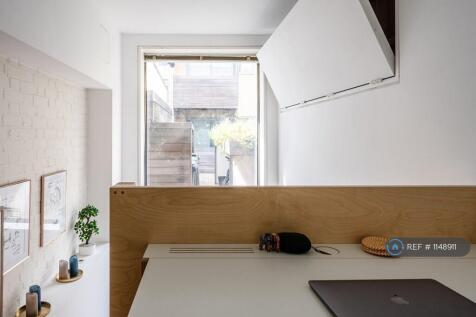 Mezzanine Office/ Guest Bedroom