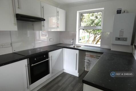 Newly Fitted Kitchen With Electric Oven &amp; Hob
