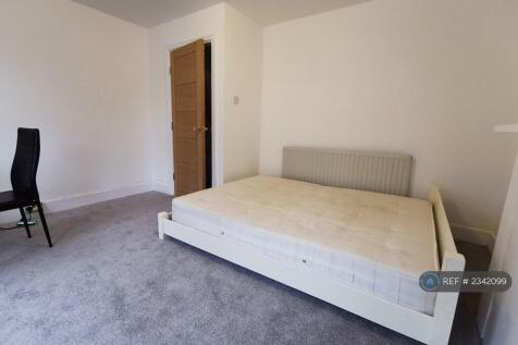 Master Bedroom 2 (First Floor)