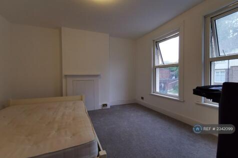 Master Bedroom 2 ( First Floor)